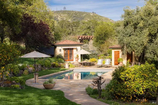 $8,200,000 | 18455 Half Moon Street, Sonoma, CA 95476