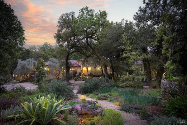 $7,800,000 | 18455 Half Moon Street, Sonoma, CA 95476