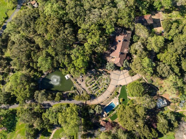 $8,200,000 | 18455 Half Moon Street, Sonoma, CA 95476