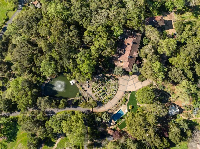 $8,200,000 | 18455 Half Moon Street, Sonoma, CA 95476