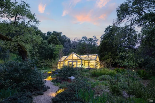 $7,800,000 | 18455 Half Moon Street, Sonoma, CA 95476