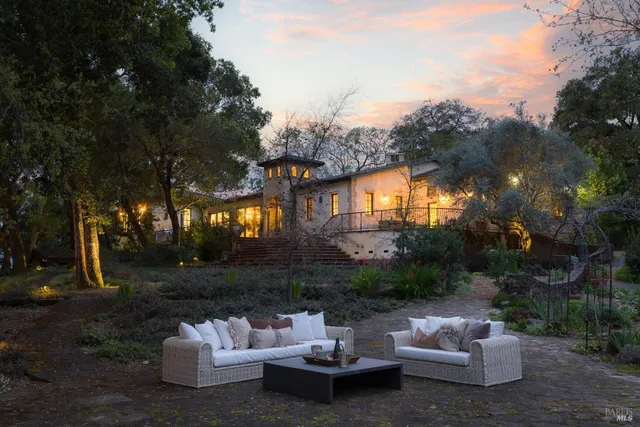 $8,200,000 | 18455 Half Moon Street, Sonoma, CA 95476