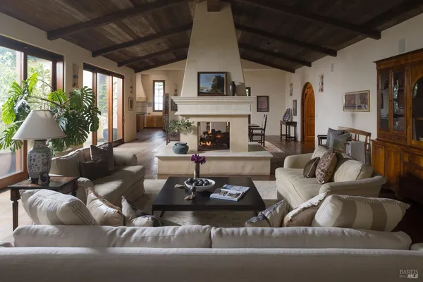 $7,800,000 | 18455 Half Moon Street, Sonoma, CA 95476