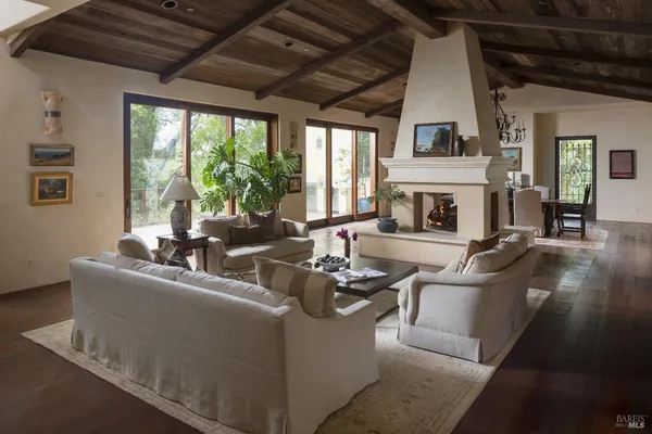 $8,200,000 | 18455 Half Moon Street, Sonoma, CA 95476