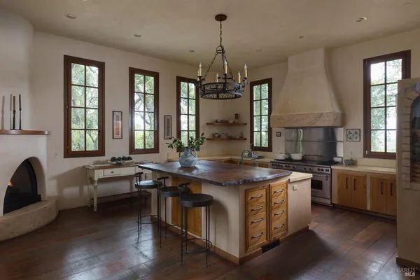 $8,200,000 | 18455 Half Moon Street, Sonoma, CA 95476