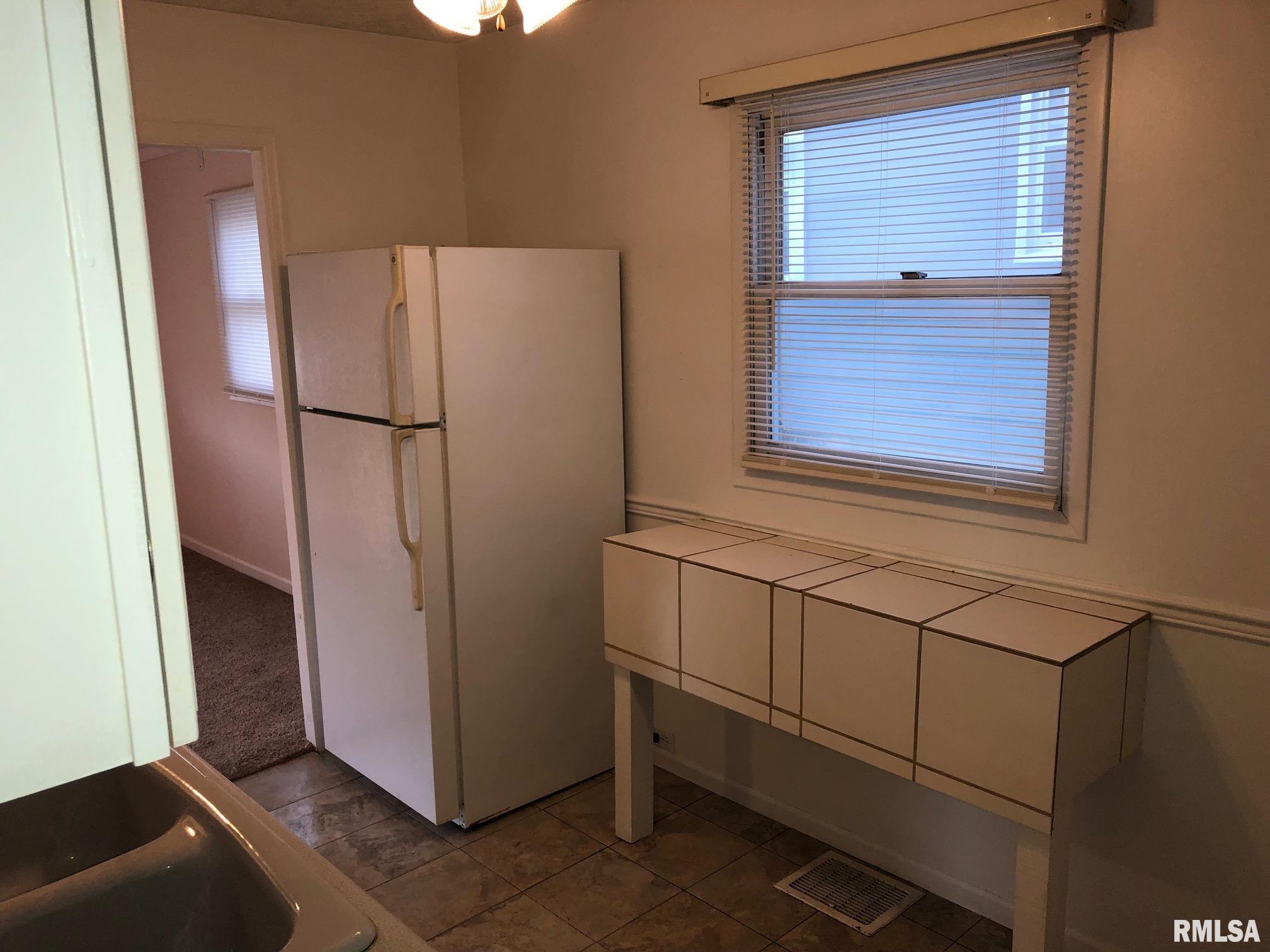 2061 North 8th Street Springfield, IL 62702 - Photo 12 of 24