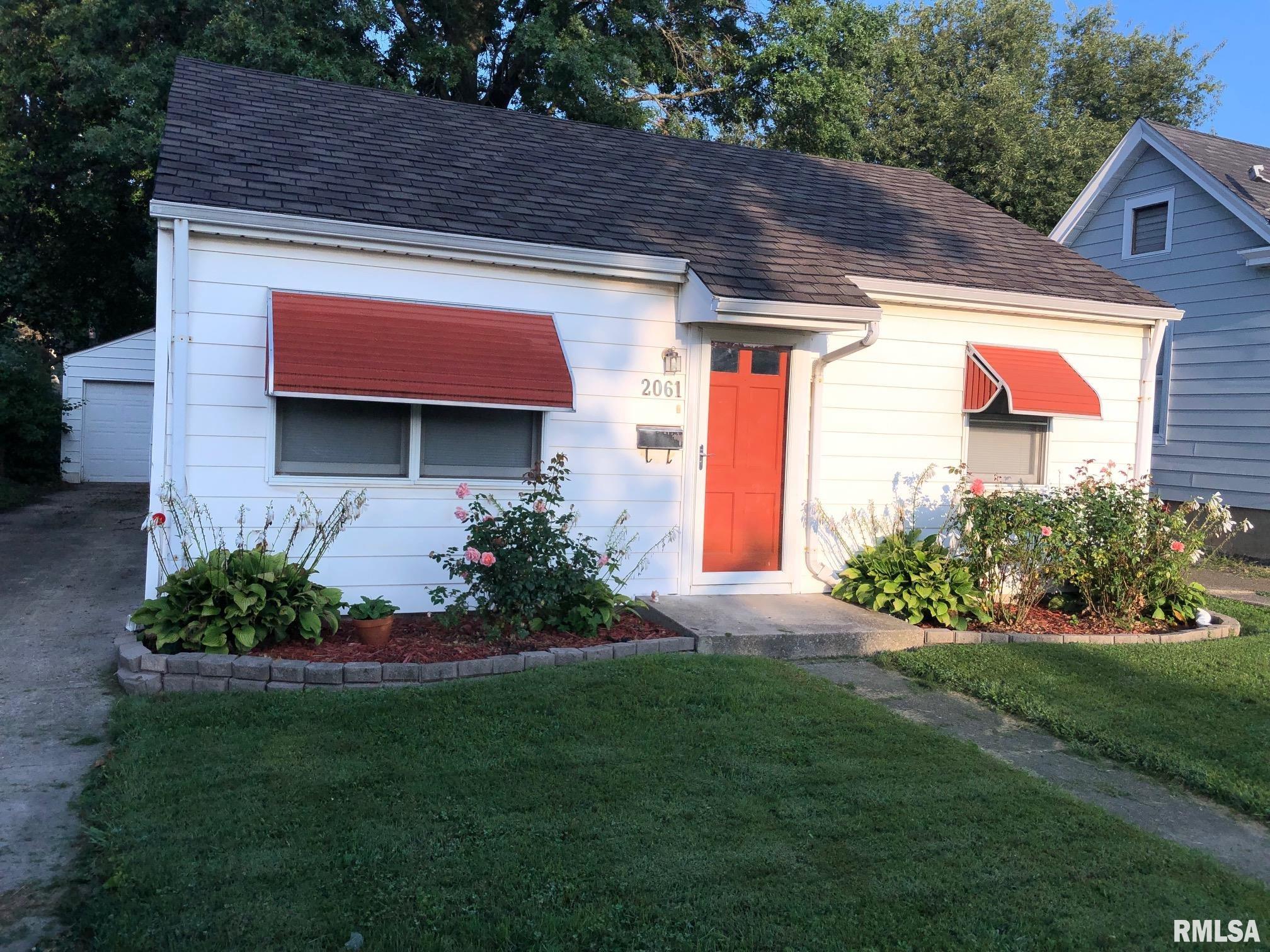 2061 North 8th Street Springfield, IL 62702 - Photo 3 of 24