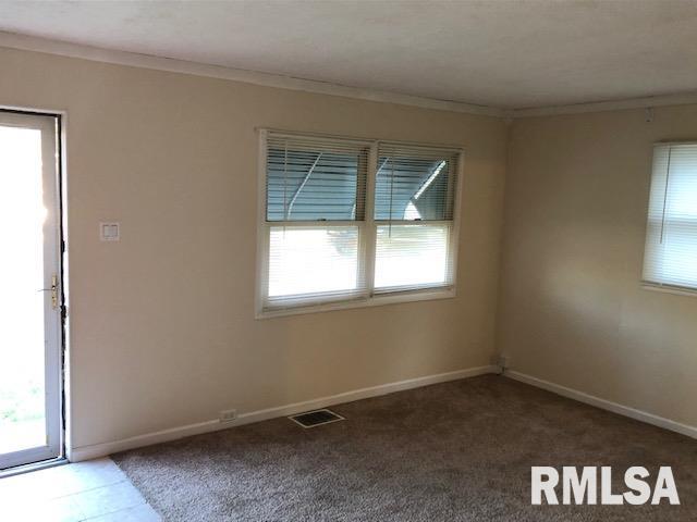2061 North 8th Street Springfield, IL 62702 - Photo 5 of 24