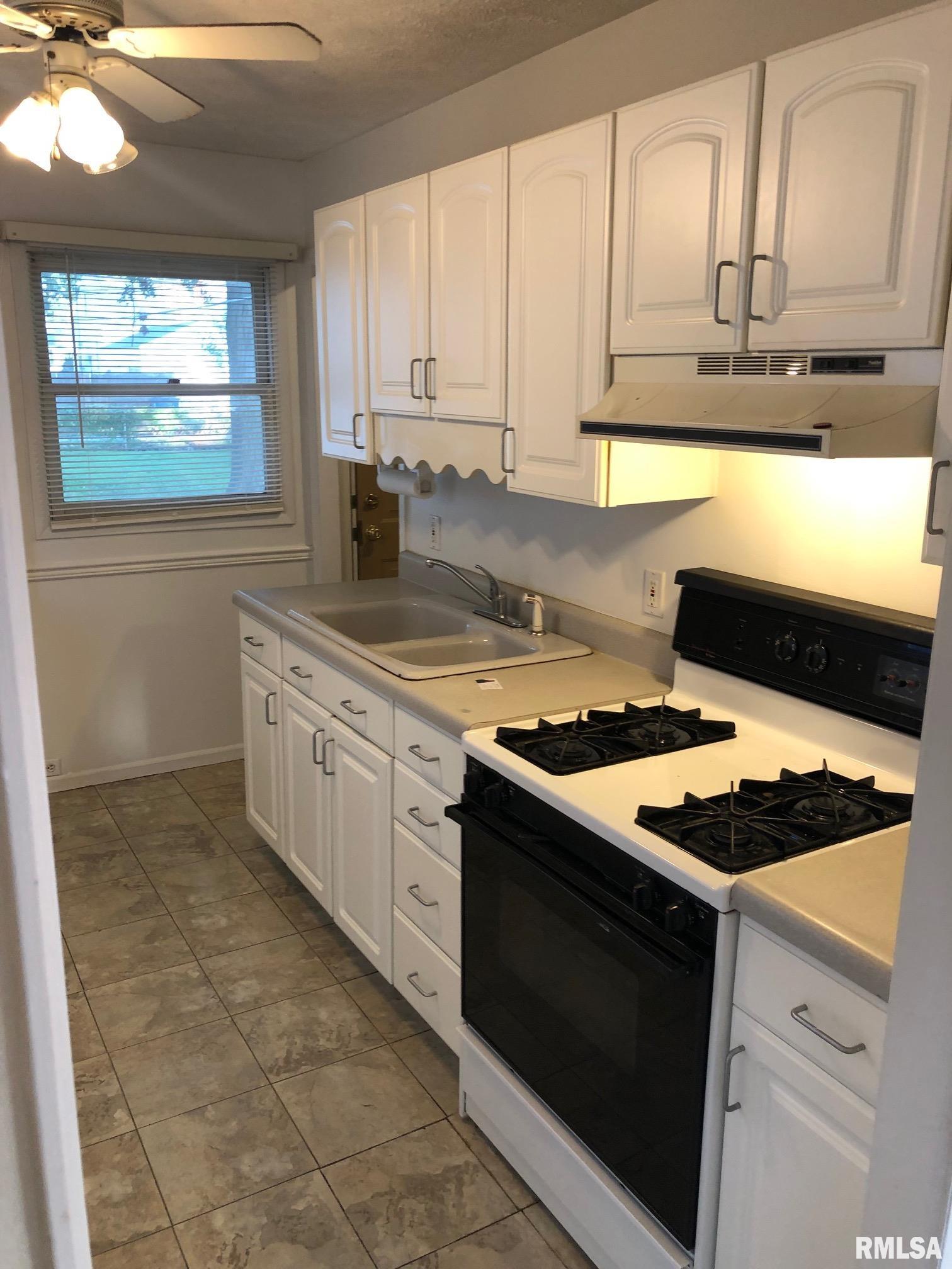 2061 North 8th Street Springfield, IL 62702 - Photo 9 of 24