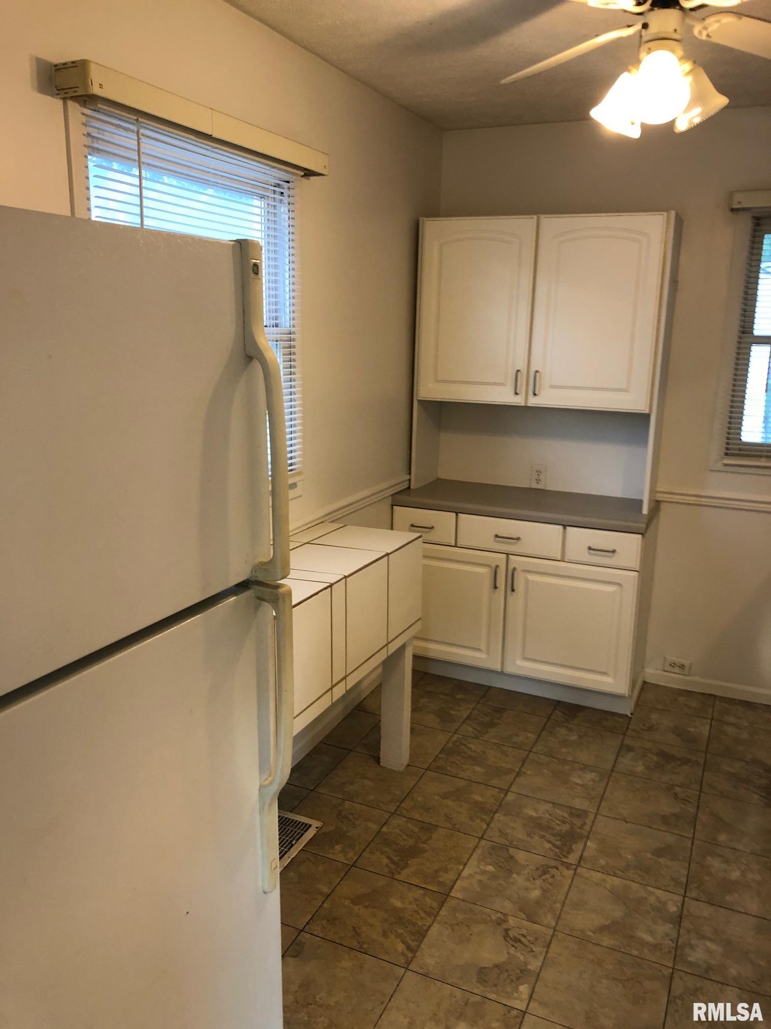 2061 North 8th Street Springfield, IL 62702 - Photo 10 of 24