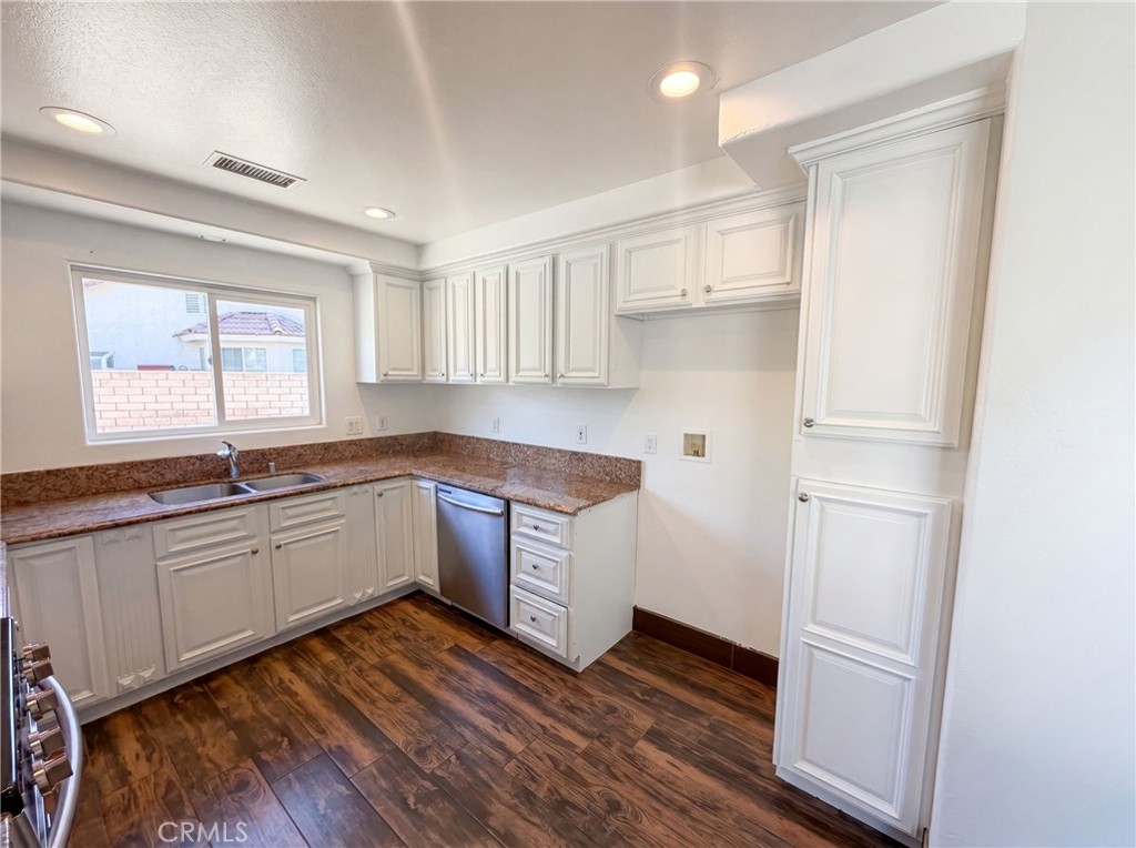 922 West Craig Street Rialto, CA 92377 - Photo 10 of 32