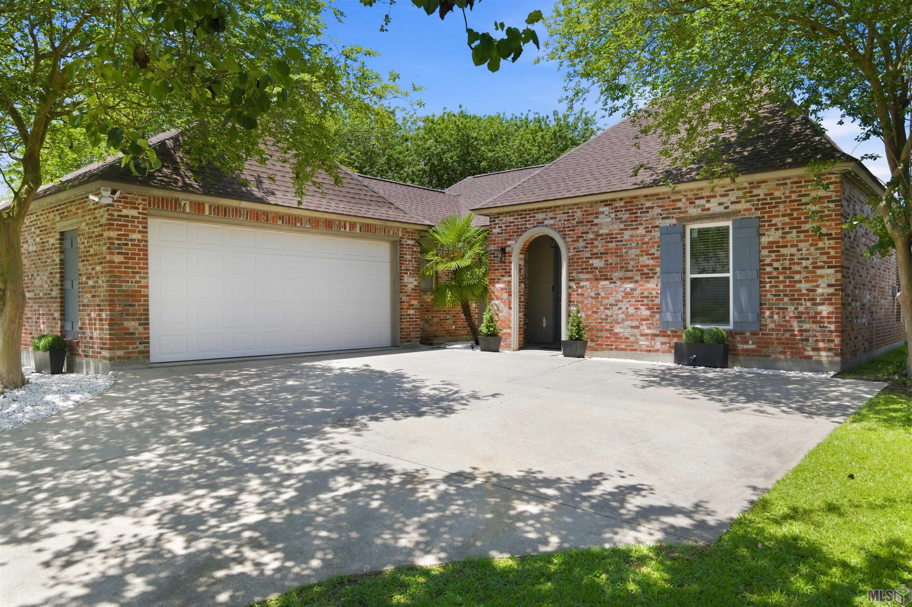 10529 Springpark Avenue Baton Rouge, LA 70810 - Photo 1 of 36