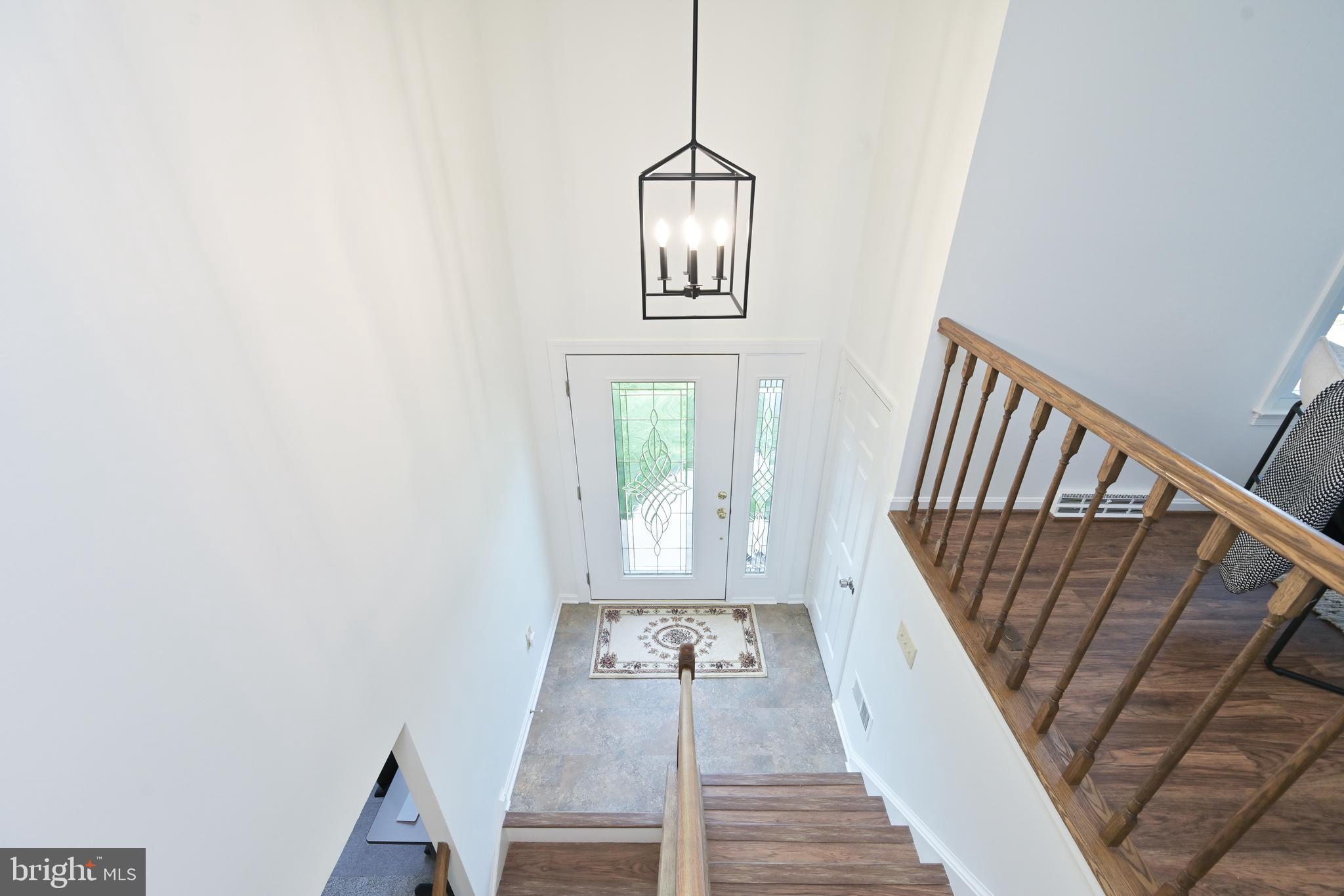 8923 Renshaw Court Springfield, VA 22153 - Photo 4 of 44