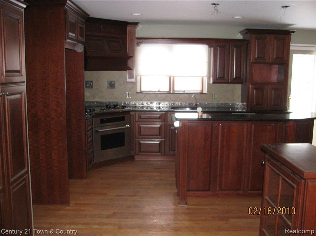 50910 West 9 Mile Road Novi, MI 48374 - Photo 5 of 24 IMG_7754