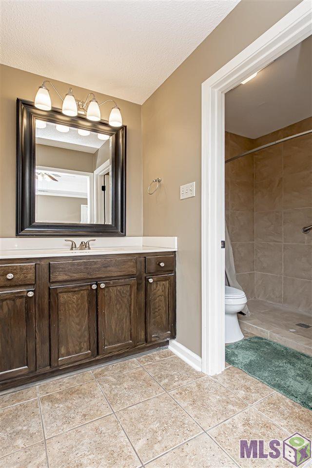2044 Maple Ridge Avenue Baton Rouge, LA 70816 - Photo 20 of 32