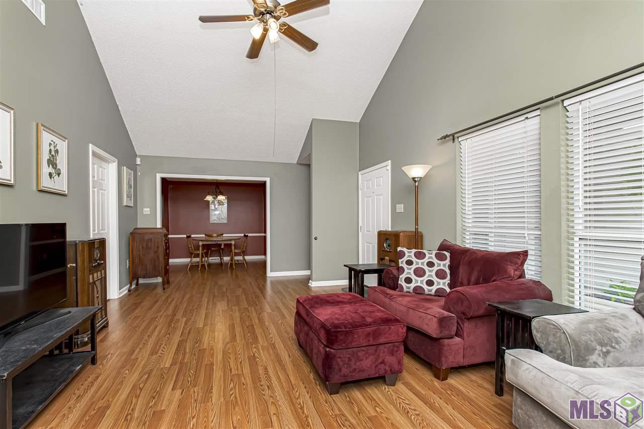 2044 Maple Ridge Avenue Baton Rouge, LA 70816 - Photo 3 of 32