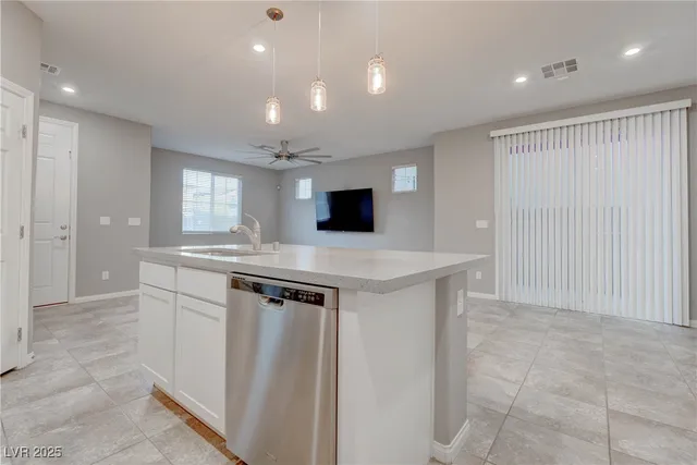 $2,400 | 10673 Sariah Skye Avenue, Las Vegas, NV 89166