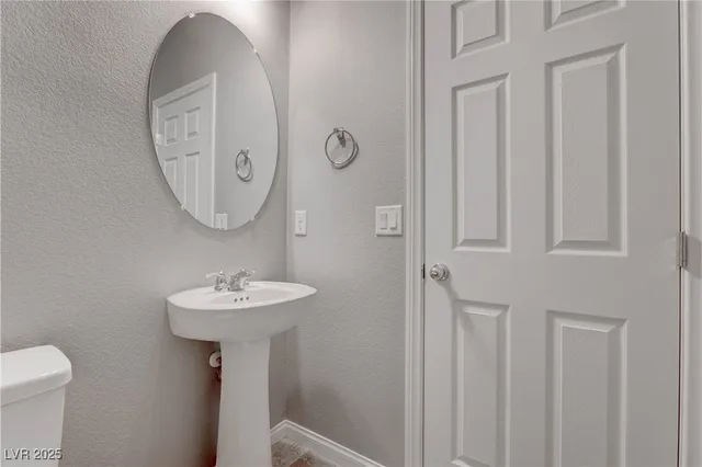 $2,400 | 10673 Sariah Skye Avenue, Las Vegas, NV 89166