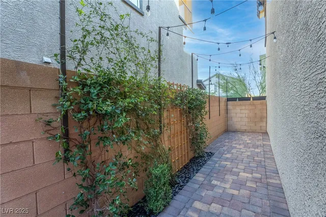 $2,400 | 10673 Sariah Skye Avenue, Las Vegas, NV 89166