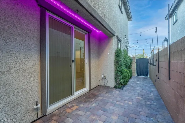 $2,400 | 10673 Sariah Skye Avenue, Las Vegas, NV 89166