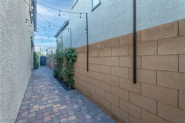 $2,400 | 10673 Sariah Skye Avenue, Las Vegas, NV 89166