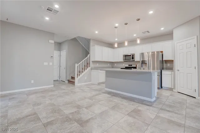 $2,400 | 10673 Sariah Skye Avenue, Las Vegas, NV 89166