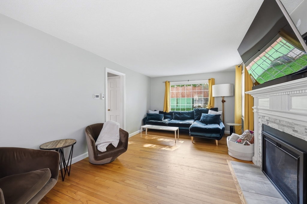 145 Chalmers Street Springfield, MA 01118 - Photo 14 of 40