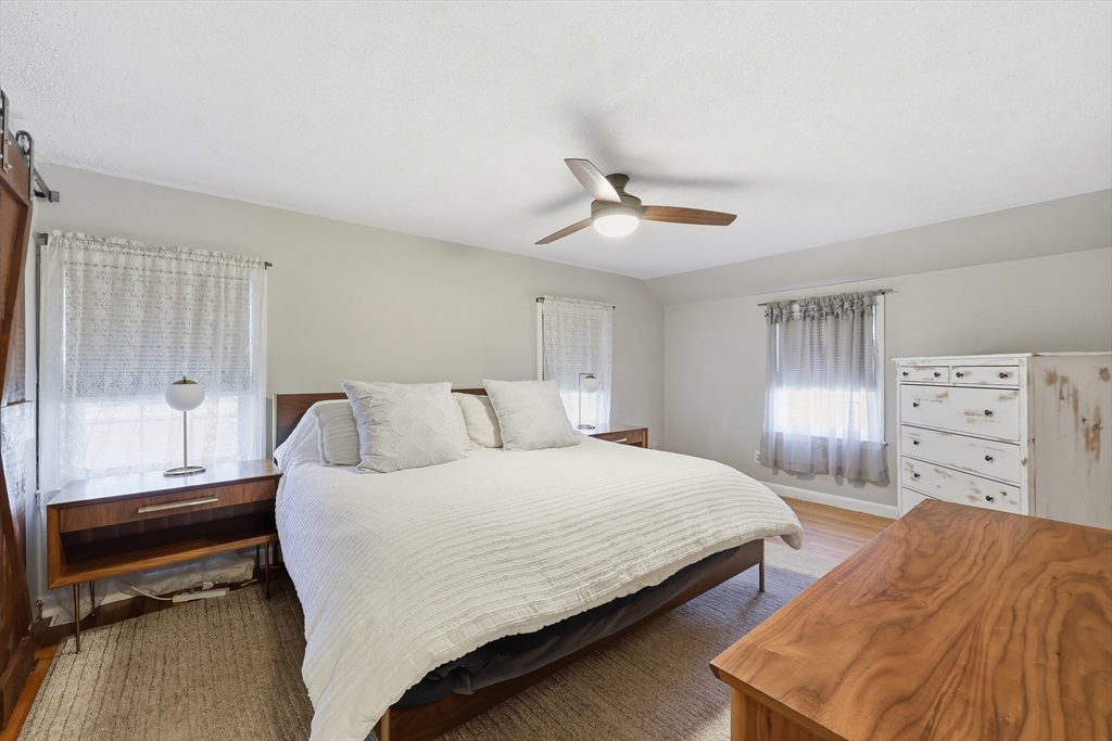 145 Chalmers Street Springfield, MA 01118 - Photo 15 of 40