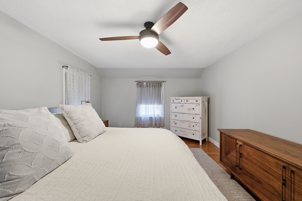 145 Chalmers Street Springfield, MA 01118 - Photo 16 of 40