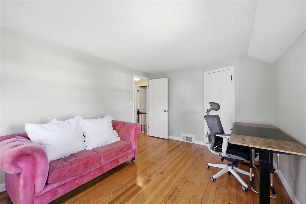 145 Chalmers Street Springfield, MA 01118 - Photo 22 of 40