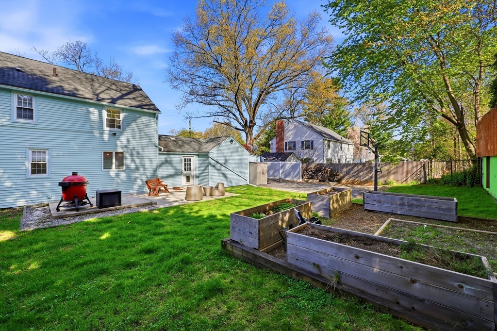 145 Chalmers Street Springfield, MA 01118 - Photo 32 of 40