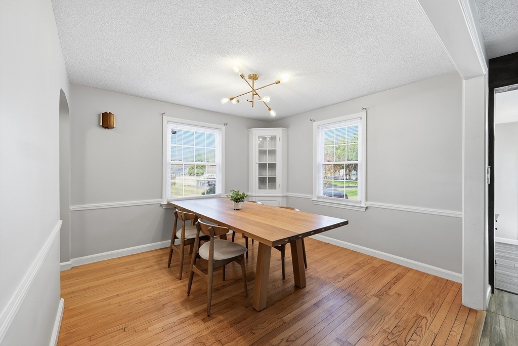 145 Chalmers Street Springfield, MA 01118 - Photo 8 of 40