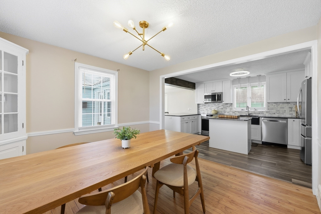 145 Chalmers Street Springfield, MA 01118 - Photo 9 of 40