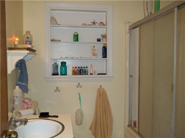 9550 Vaught Road Readyville, TN 37149 - Photo 15 of 19 hall bath