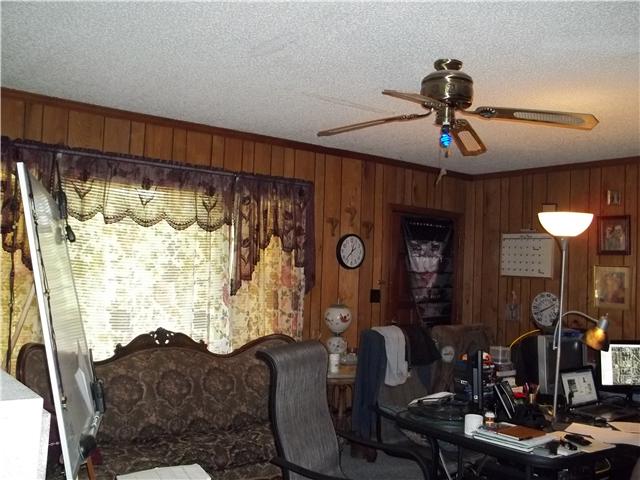 9550 Vaught Road Readyville, TN 37149 - Photo 7 of 19 Living room