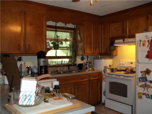 9550 Vaught Road Readyville, TN 37149 - Photo 8 of 19 Kitchen