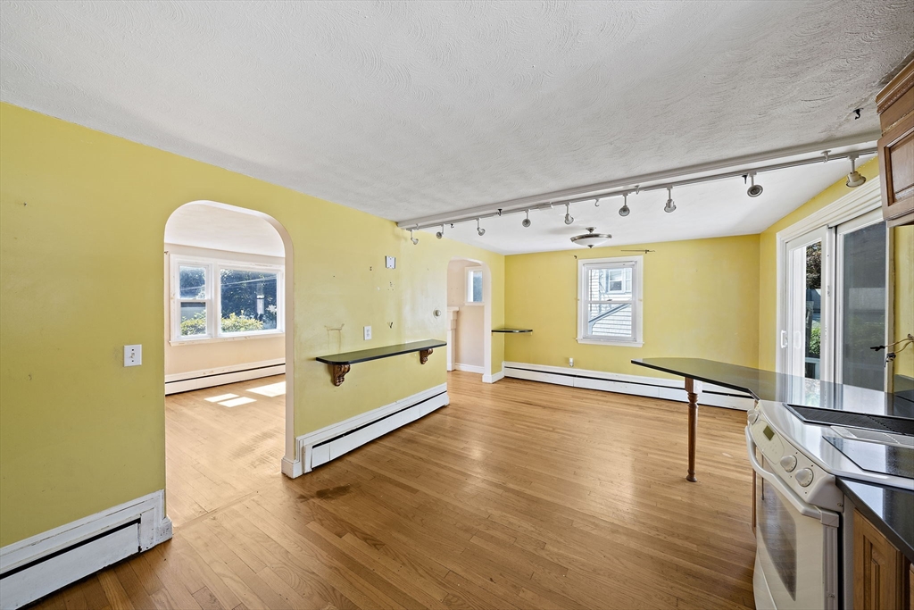 286 Broad Street Weymouth, MA 02188 - Photo 5 of 33