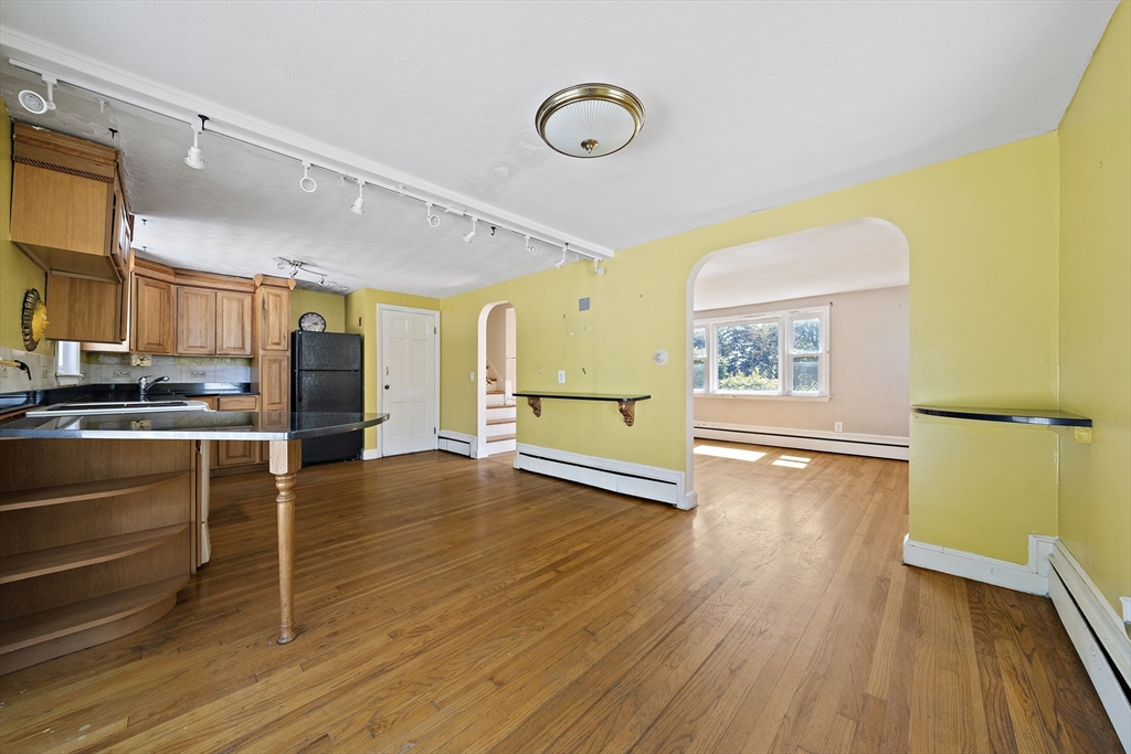 286 Broad Street Weymouth, MA 02188 - Photo 7 of 33