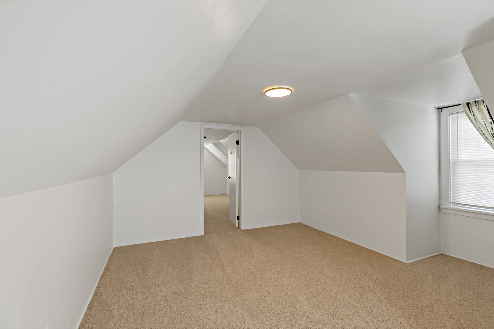 3634 177th Street Lansing, IL 60438 - Photo 13 of 15 an empty room with windows