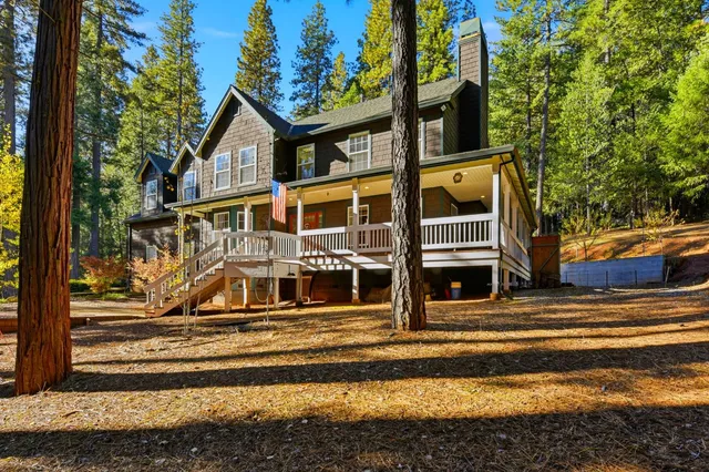 a view of a house with a outdoor space
