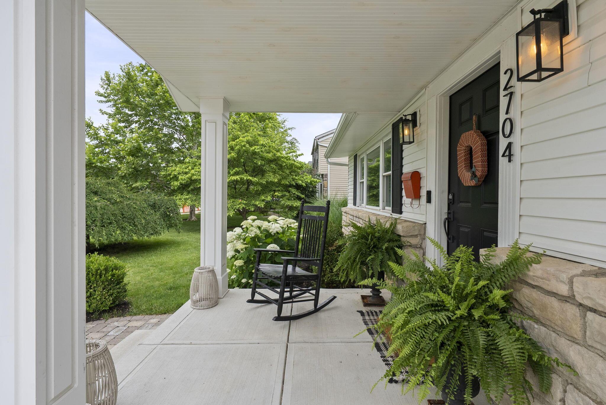 2704 Brandon Road Upper Arlington, OH 43221 - Photo 4 of 101