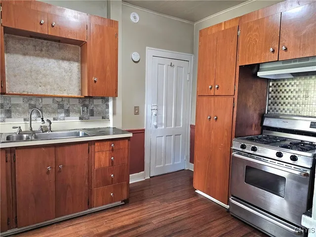 $260,000 | 305 Highland Avenue, De Witt, NY 13057