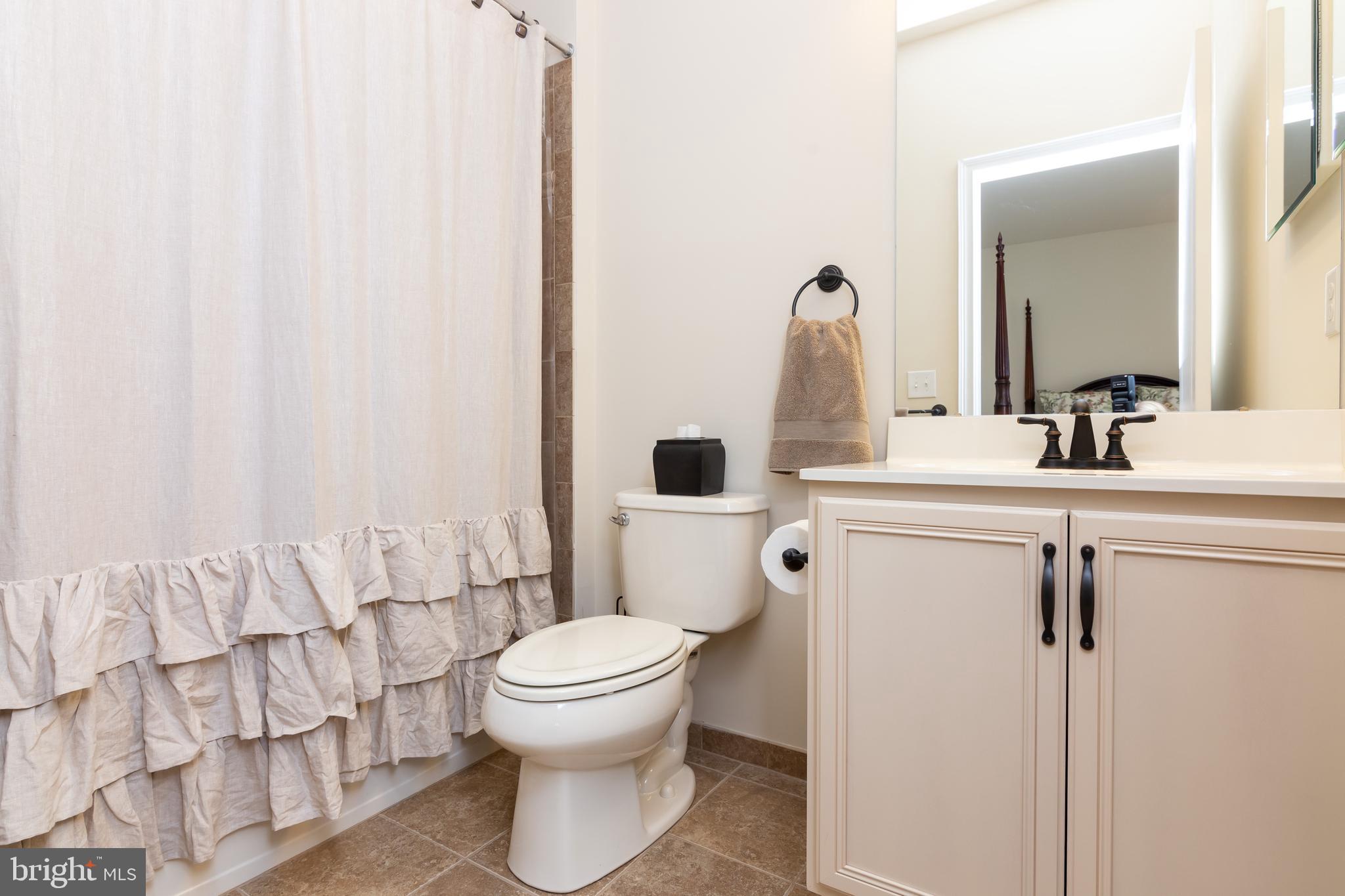 2 Hibberd Road Glen Mills, PA 19342 - Photo 36 of 42 Second bedroom bathroom
