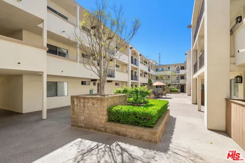 $499,000 | 12801 Moorpark Street, Unit 116, Studio City, CA 91604