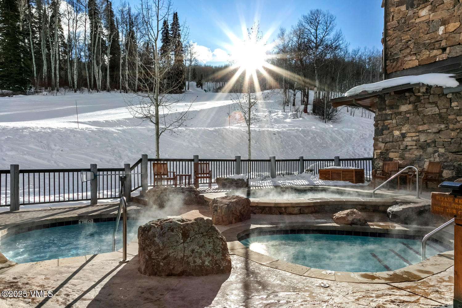205 Bear Paw B305-large-037-031-Pool-150