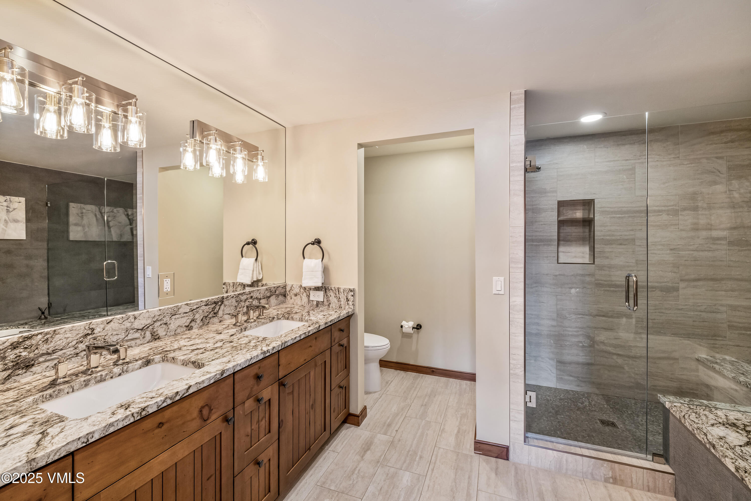 204 Bear Paw, Unit D6 Avon, CO 81620 - Photo 12 of 29 138A0080_1