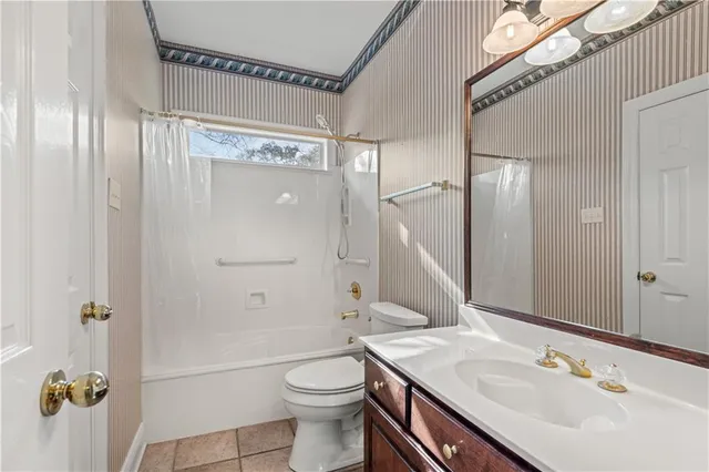 $558,000 | 1303 Woodmere Drive, Mandeville, LA 70471