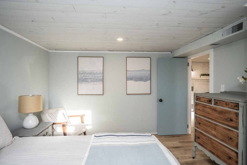 127 Pinehurst Drive Wareham, MA 02571 - Photo 38 of 40 a bedroom with a bed and window