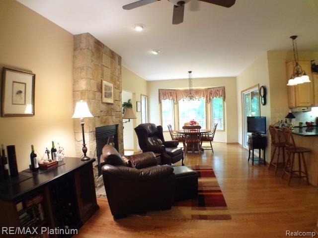 2242 Moorlands Howell, MI 48855 - Photo 11 of 54 062.jpg