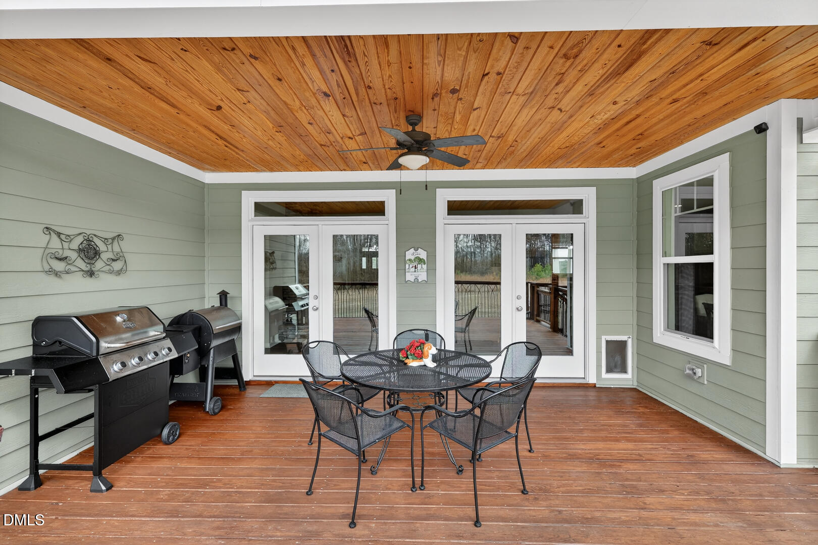 540 Pine Ridge Road Zebulon, NC 27597 - Photo 51 of 96 a dining room with furniture and window